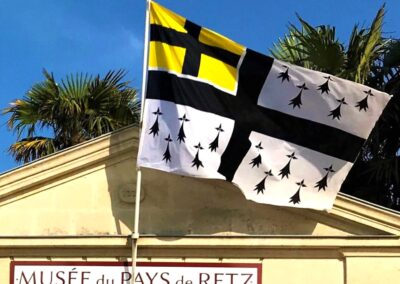 Drapeaux du Pays de Retz (formats 30x45cm à 15€, 60x90cm à 22€, 100x150cm à 29€)