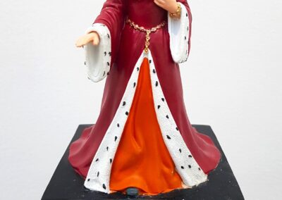 figurine Anne de Bretagne ht.15cm à 21€