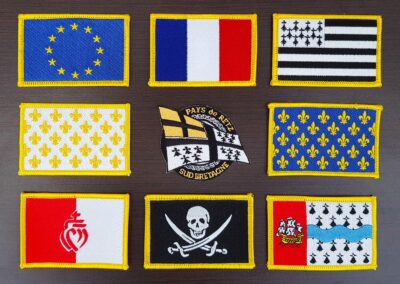 Écussons tissu brodés 6x8cm à 5€